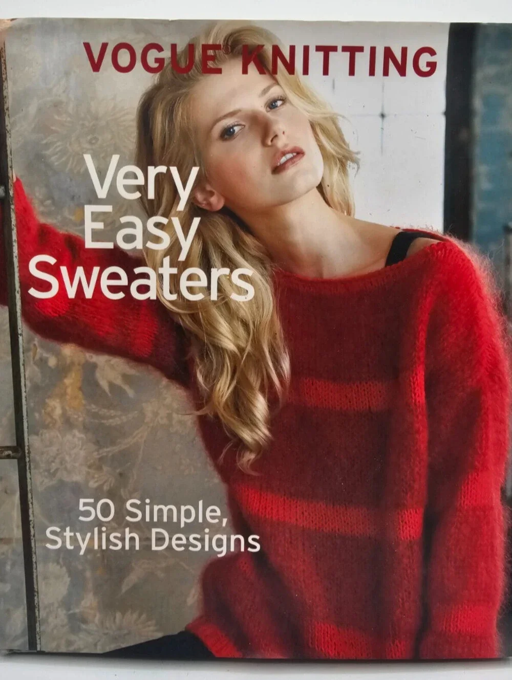 Vogue Knitting Very Easy Sweaters: 50 Simple, St... by Vogue Knitting 1936096668